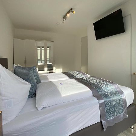 3 Zimmer Apartment In S-Bahn Naehe, 76 Qm, Max 5 Pers, 30Qm Dachterasse, Garage, Internet 1000 Mbit Gärtringen Екстериор снимка